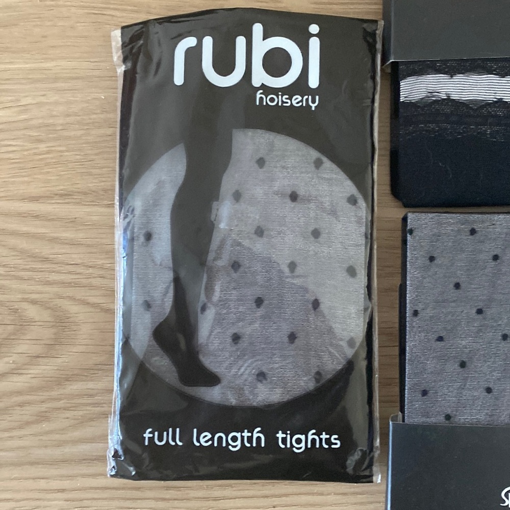 9 pairs Bundle of stockings one size fits most (mainly small to a small large) - Picture 2 of 8